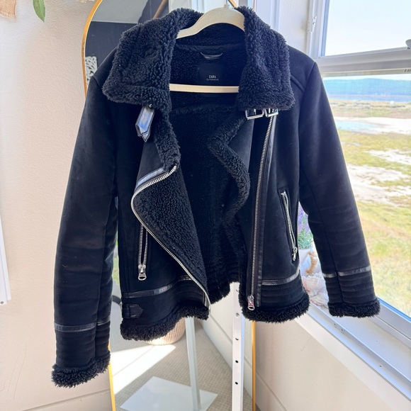 Zara size small. Oversized. - Picture 9 of 16